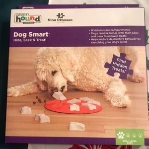 Dog Smart- Hide, Seek & Treat NIB